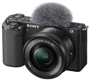 kamera Sony ZV E10 dengan busa peredam di atasnya